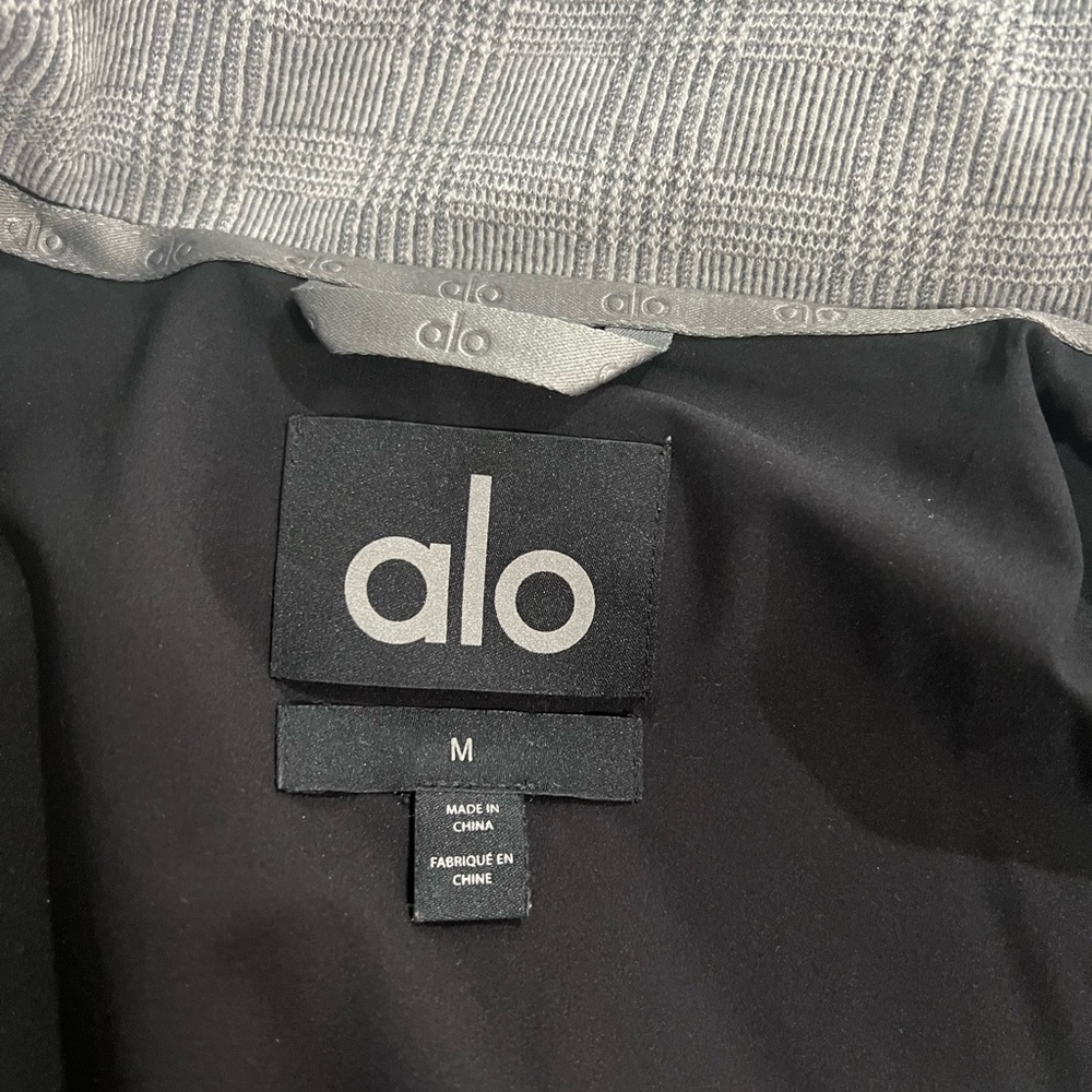 ALO Yoga Quilted Puffer Jacket in Gray - Picture 7 of 8